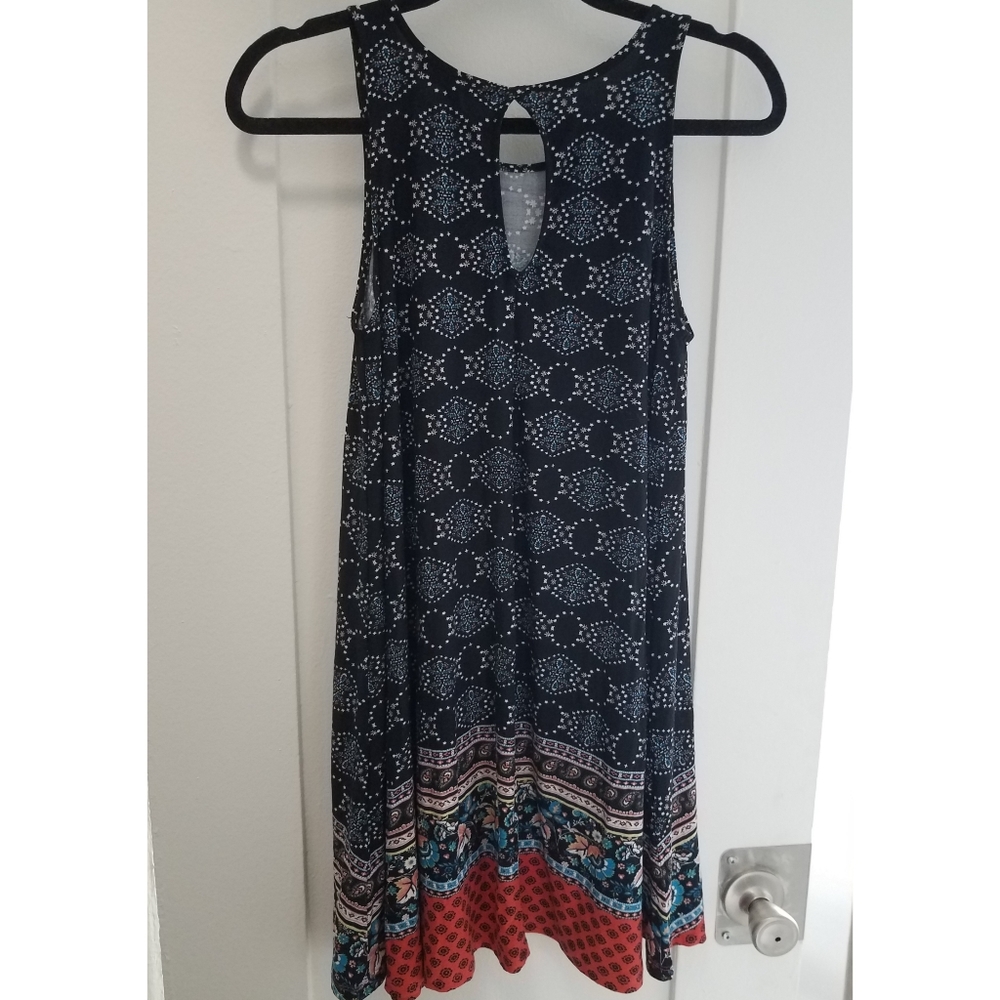 Dress - Picture 2 of 5